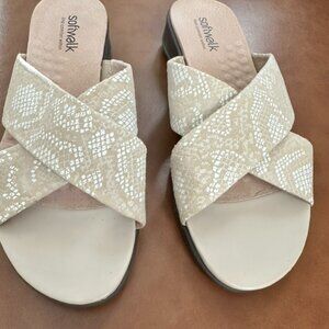 Softwalk Beige Sandals Size 7